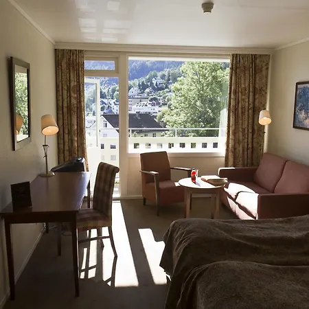 Отель Kviknes Балестранд