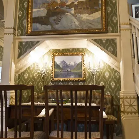 Otel Kviknes 4*