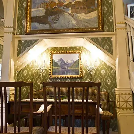 Kviknes 4*