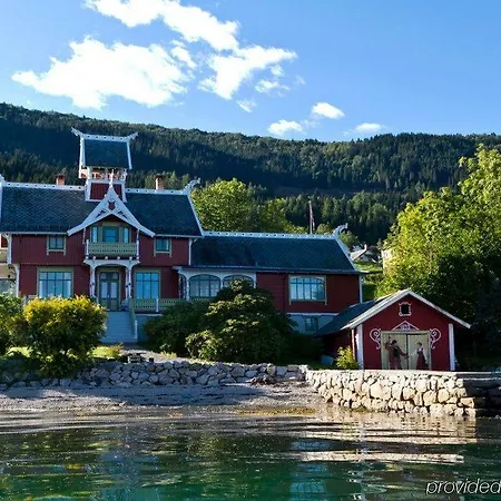 Kviknes Hotell 4*